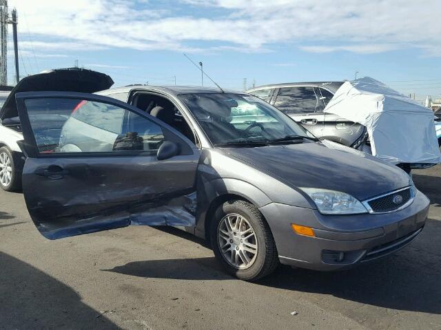 1FAFP31N87W342147 - 2007 FORD FOCUS ZX3 GRAY photo 1