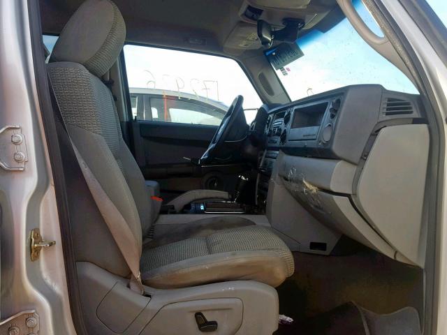 1J8HH48N26C203510 - 2006 JEEP COMMANDER GRAY photo 5