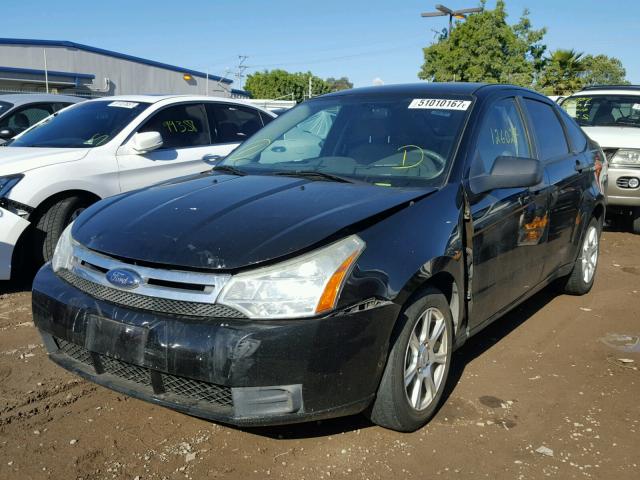 1FAHP34N68W154636 - 2008 FORD FOCUS S/SE BLACK photo 2