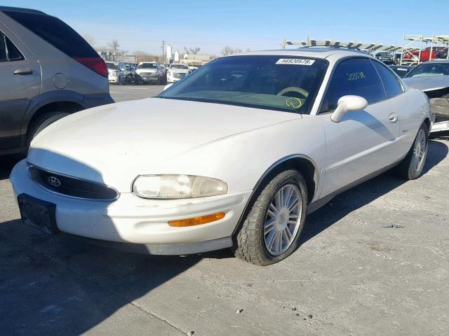 1G4GD2213V4704483 - 1997 BUICK RIVIERA WHITE photo 2