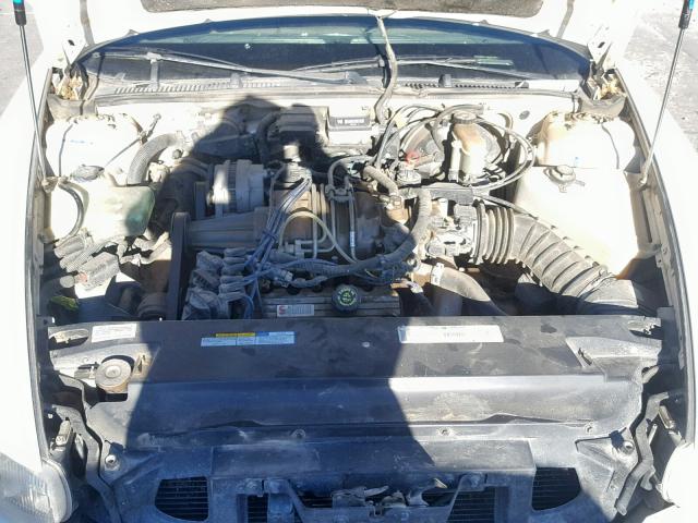 1G4GD2213V4704483 - 1997 BUICK RIVIERA WHITE photo 7