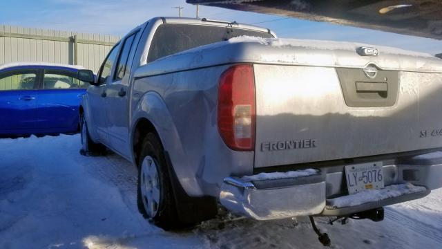 1N6AD07W46C443307 - 2006 NISSAN FRONTIER C SILVER photo 3