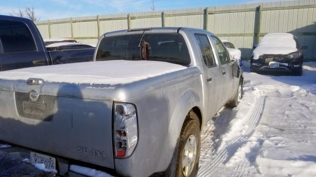 1N6AD07W46C443307 - 2006 NISSAN FRONTIER C SILVER photo 4