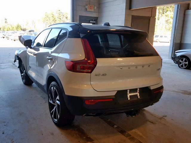 YV4162XZ6K2003590 - 2019 VOLVO XC40 MOMEN WHITE photo 3