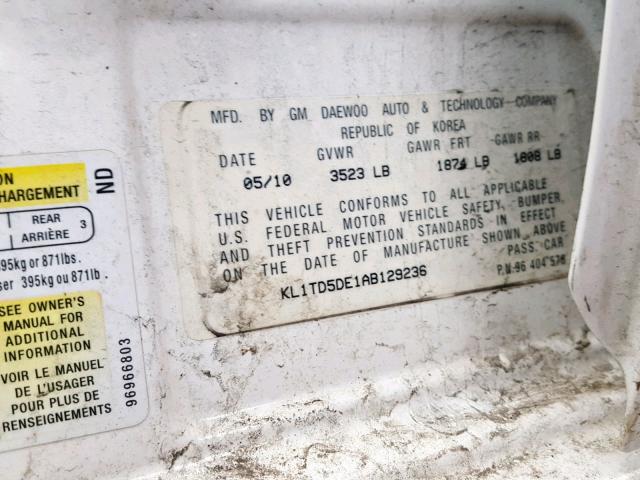 KL1TD5DE1AB129236 - 2010 CHEVROLET AVEO LS WHITE photo 10