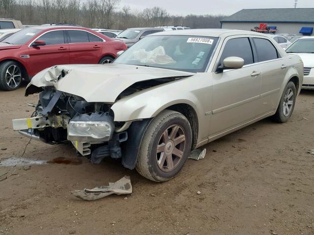 2C3JA53G55H588461 - 2005 CHRYSLER 300 TOURIN TAN photo 2