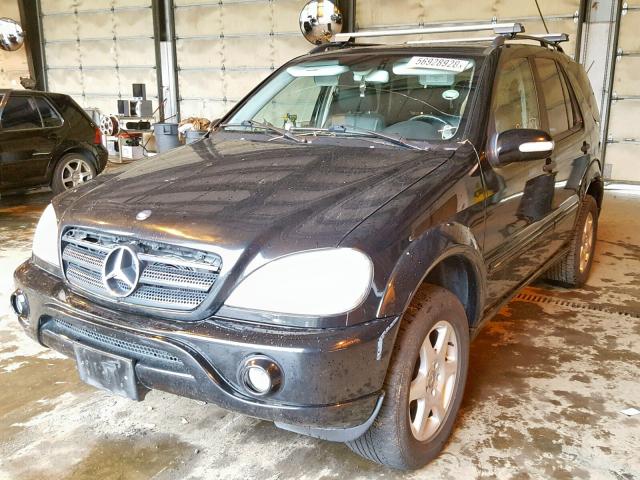 4JGAB54E53A374194 - 2003 MERCEDES-BENZ ML 320 BLACK photo 2