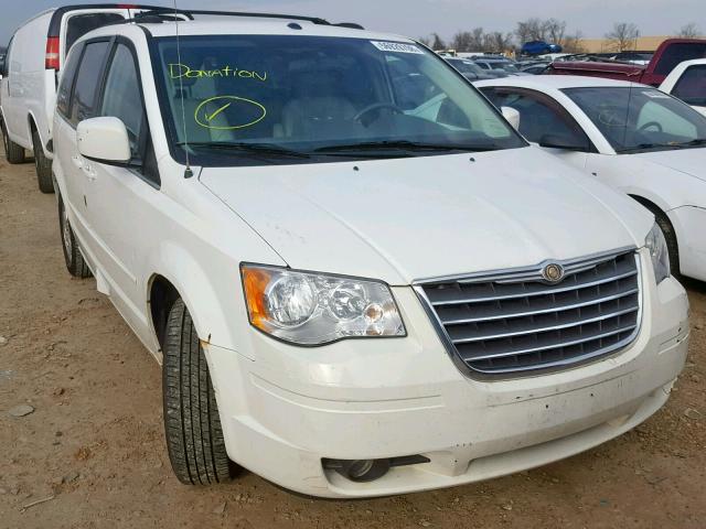 2A8HR54P88R621350 - 2008 CHRYSLER TOWN AND C WHITE photo 1