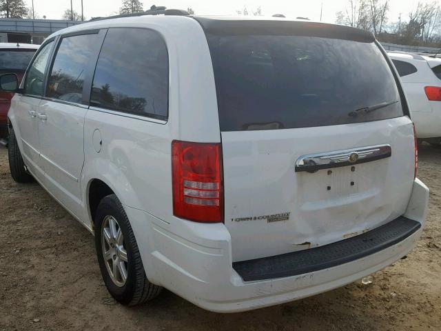 2A8HR54P88R621350 - 2008 CHRYSLER TOWN AND C WHITE photo 3