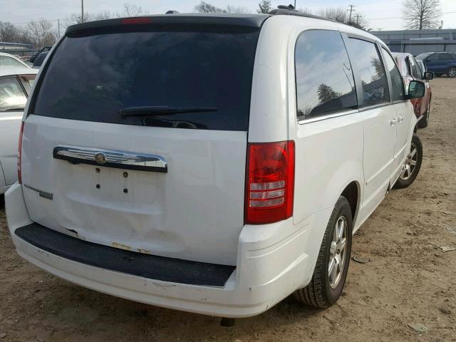 2A8HR54P88R621350 - 2008 CHRYSLER TOWN AND C WHITE photo 4