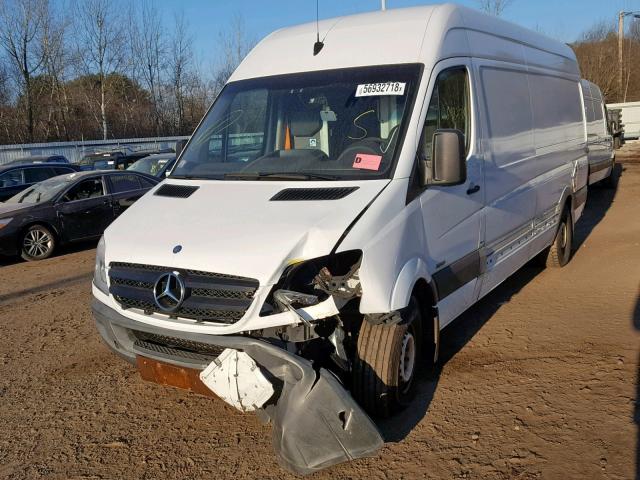 WD3PE8CB4B5575164 - 2011 MERCEDES-BENZ SPRINTER 2 WHITE photo 2