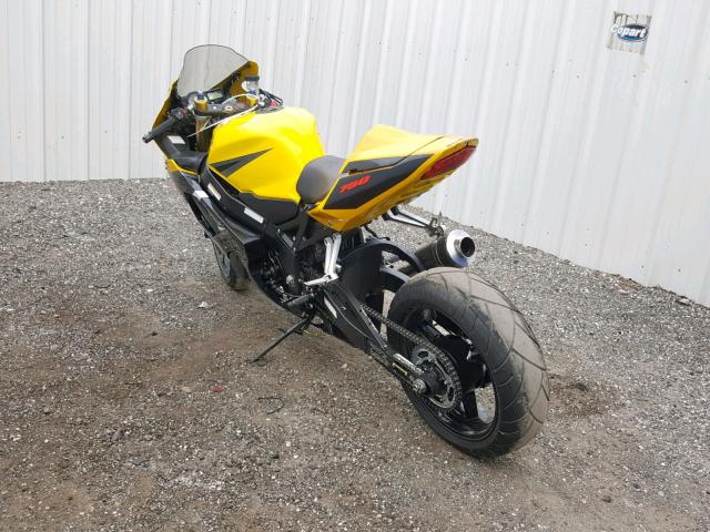 JS1GR7JA142103520 - 2004 SUZUKI GSX-R750 K YELLOW photo 3