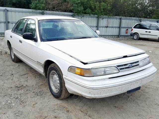 2FALP74W6TX215359 - 1996 FORD CROWN VICT WHITE photo 1