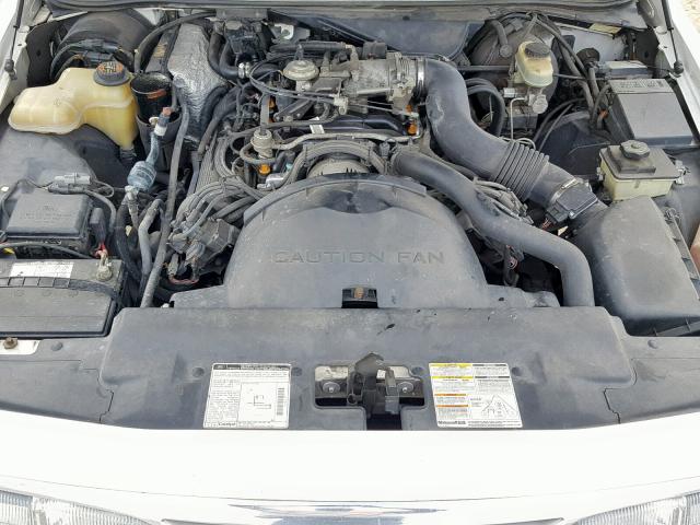 2FALP74W6TX215359 - 1996 FORD CROWN VICT WHITE photo 7