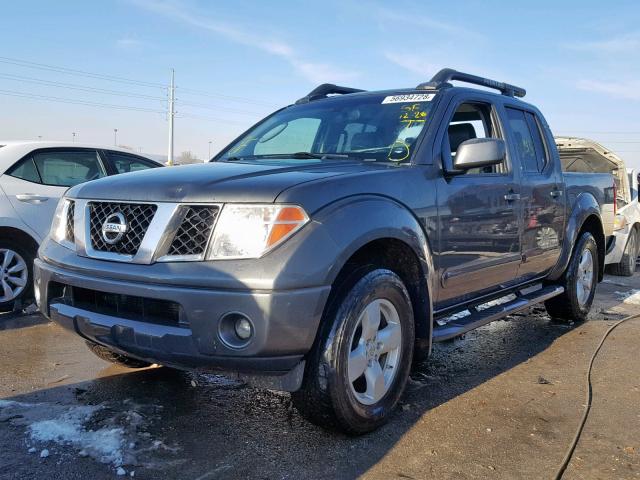 1N6AD07W05C455324 - 2005 NISSAN FRONTIER C BLACK photo 2