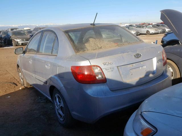 KNADH4A31B6750322 - 2011 KIA RIO BASE SILVER photo 3