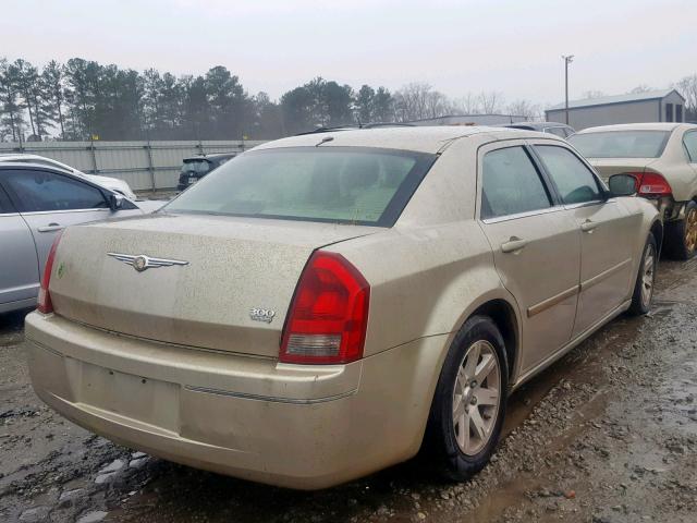 2C3KA53G86H269691 - 2006 CHRYSLER 300 TOURIN TAN photo 4