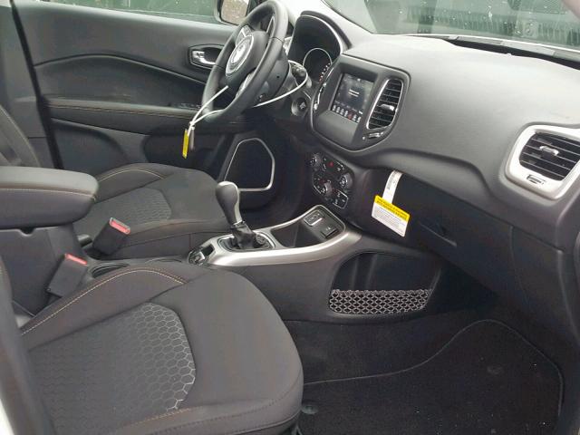 3C4NJCAB0JT488441 - 2018 JEEP COMPASS SP თეთრი ფოტო 5