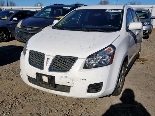 5Y2SP67849Z409646 - 2009 PONTIAC VIBE WHITE photo 2