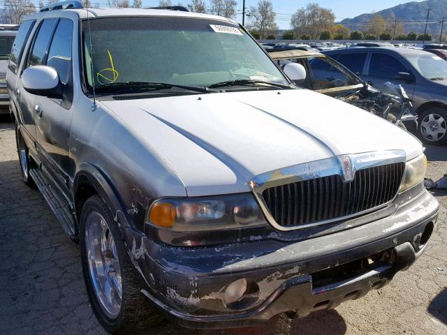 5LMEU27L1WLJ03563 - 1998 LINCOLN NAVIGATOR 白色 照片 1