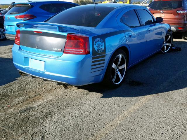 2B3KA73W98H163981 - 2008 DODGE CHARGER SR BLUE photo 4