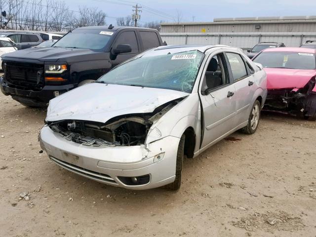 1FAHP34N37W335725 - 2007 FORD FOCUS ZX4 SILVER photo 2