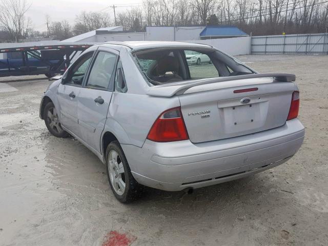 1FAHP34N37W335725 - 2007 FORD FOCUS ZX4 SILVER photo 3