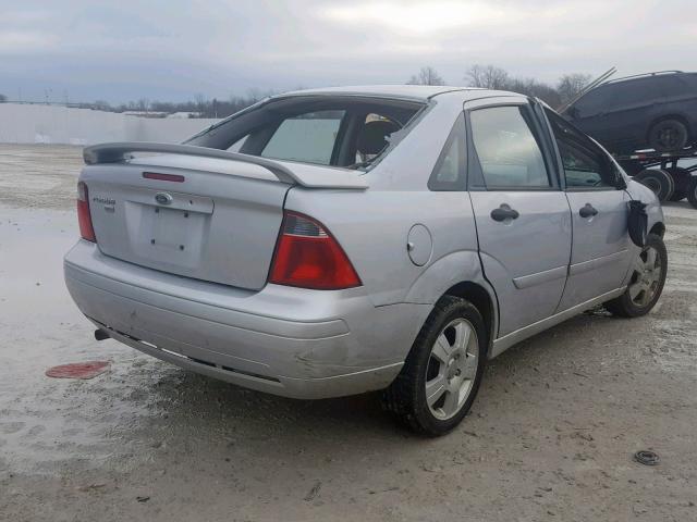 1FAHP34N37W335725 - 2007 FORD FOCUS ZX4 SILVER photo 4