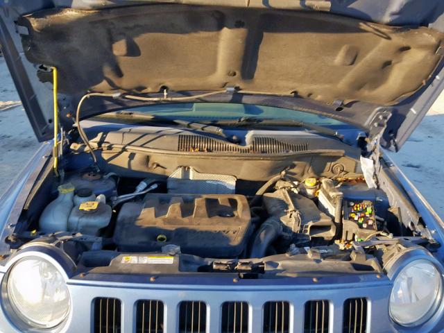 1J8FF47WX7D179766 - 2007 JEEP COMPASS BLUE photo 7