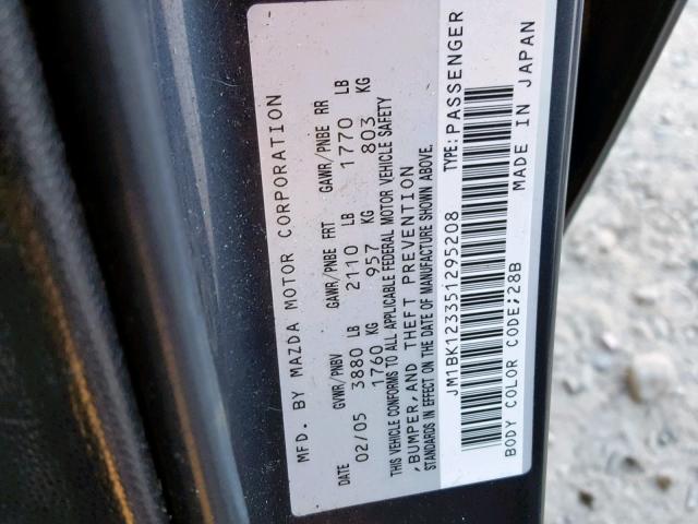 JM1BK123351295208 - 2005 MAZDA 3 S GRAY photo 10