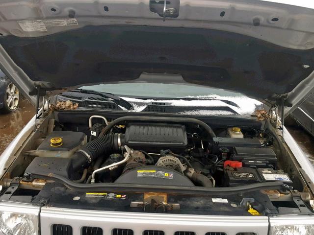 1J8HG48N26C141416 - 2006 JEEP COMMANDER Gümüş foto 7