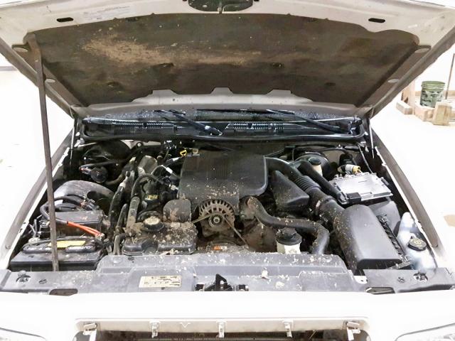 2MEFM75V88X660410 - 2008 MERCURY GRAND MARQ SILVER photo 7