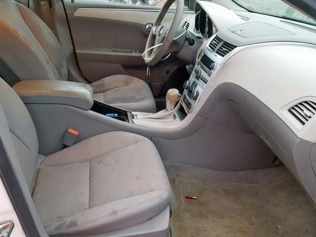 1G1ZC5E09CF287448 - 2012 CHEVROLET MALIBU 1LT WHITE photo 5