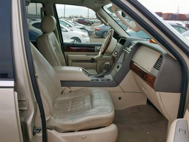 5LMFU28R54LJ09144 - 2004 LINCOLN NAVIGATOR 金色 照片 5