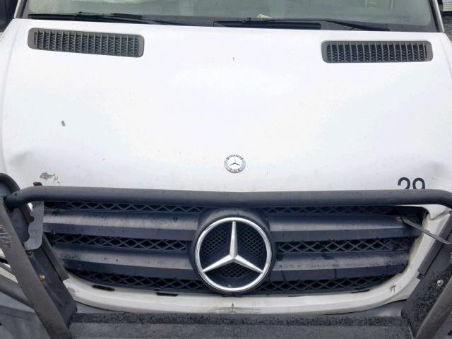 WD3PE8CC9D5750567 - 2013 MERCEDES-BENZ SPRINTER 2 WHITE photo 7