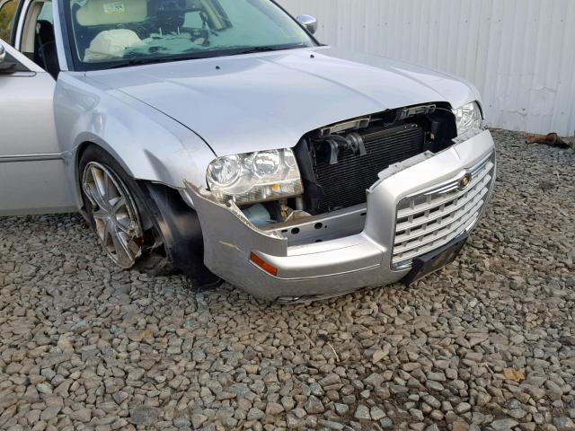 2C3CK5CV7AH280741 - 2010 CHRYSLER 300 TOURIN SILVER photo 9