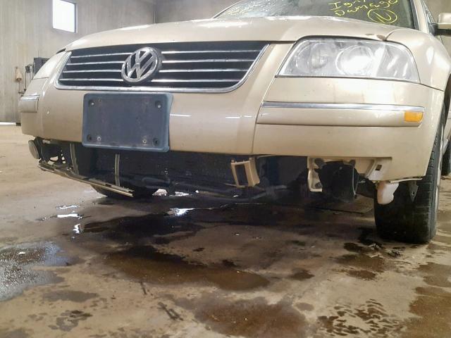 WVWYH63B52E330248 - 2002 VOLKSWAGEN PASSAT GLX 金色 照片 9