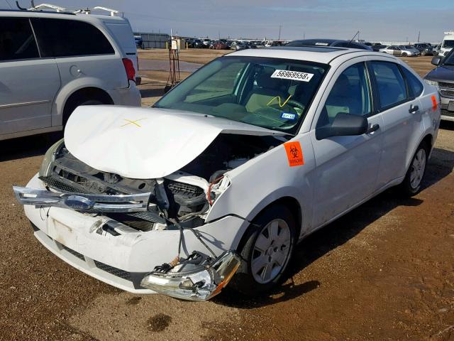 1FAHP34NX8W136009 - 2008 FORD FOCUS S/SE WHITE photo 2