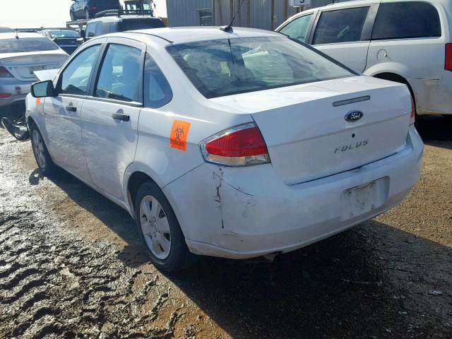 1FAHP34NX8W136009 - 2008 FORD FOCUS S/SE WHITE photo 3