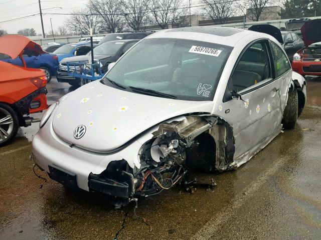 3VWDD21C71M436317 - 2001 VOLKSWAGEN NEW BEETLE 银色 照片 2
