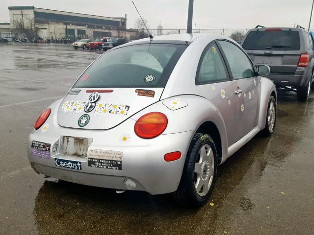 3VWDD21C71M436317 - 2001 VOLKSWAGEN NEW BEETLE 银色 照片 4