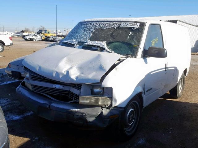 1GCDM19W8WB177329 - 1998 CHEVROLET ASTRO WHITE photo 2