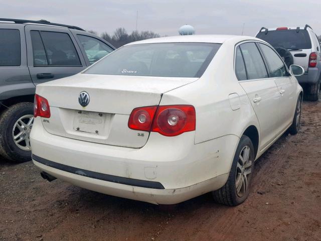 3VWRG71K46M797013 - 2006 VOLKSWAGEN JETTA 2.5 WHITE photo 4