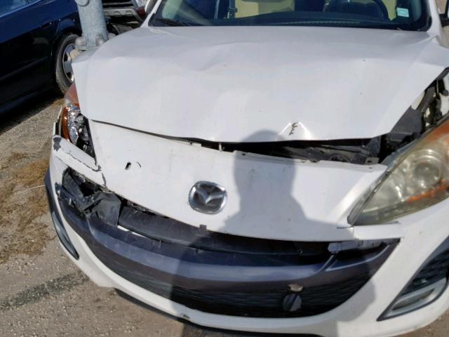 JM1BL1H55A1200728 - 2010 MAZDA 3 S WHITE photo 9