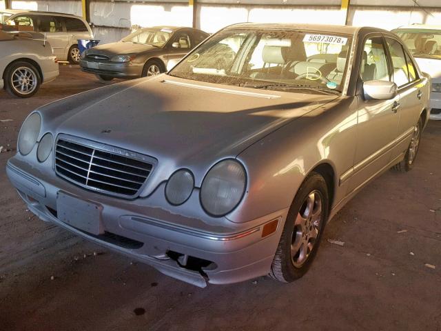 WDBJF65J32B419697 - 2002 MERCEDES-BENZ E 320 SILVER photo 2