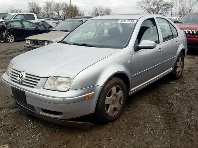 3VWSC29M2YM117585 - 2000 VOLKSWAGEN JETTA GLS SILVER photo 2