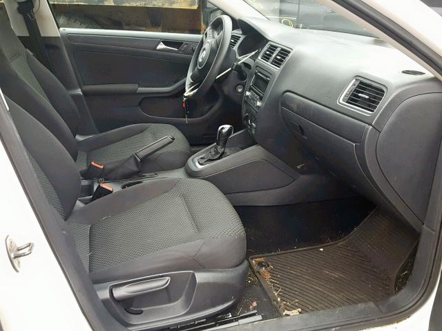 3VW2K7AJXCM388002 - 2012 VOLKSWAGEN JETTA BASE Սպիտակ լուսանկար 5