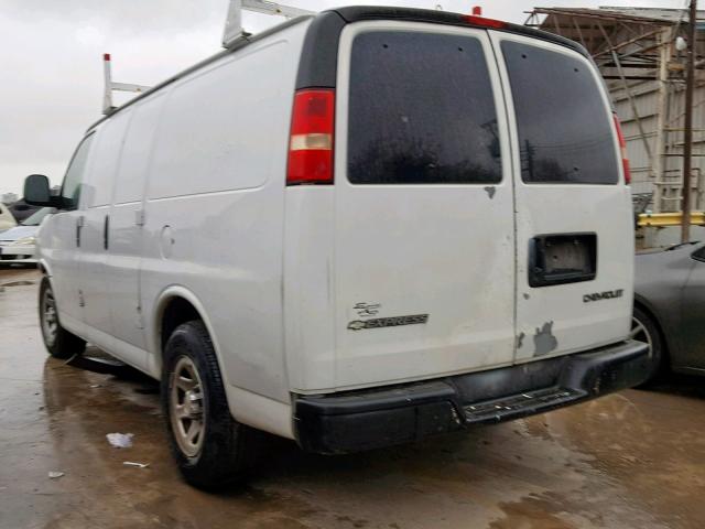 1GCEG15XX61207883 - 2006 CHEVROLET EXPRESS G1 WHITE photo 3