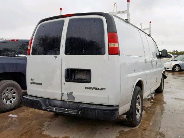 1GCEG15XX61207883 - 2006 CHEVROLET EXPRESS G1 WHITE photo 4