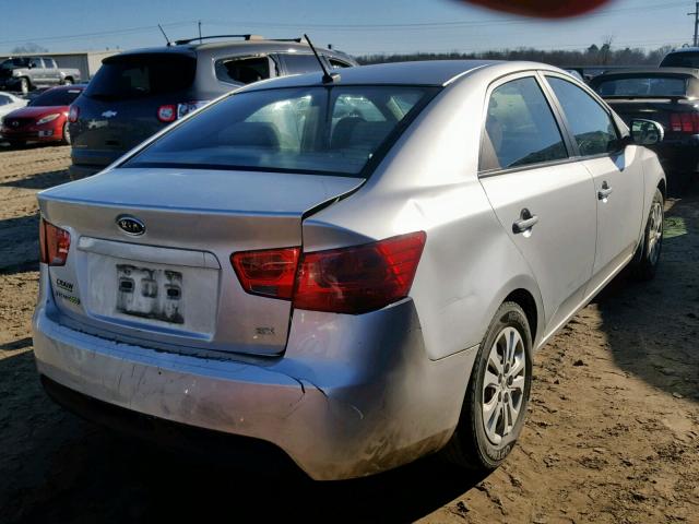 KNAFU4A24D5725189 - 2013 KIA FORTE EX SILVER photo 4